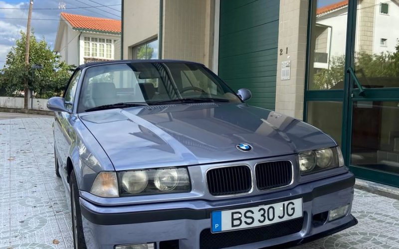 BMW 318 prateado