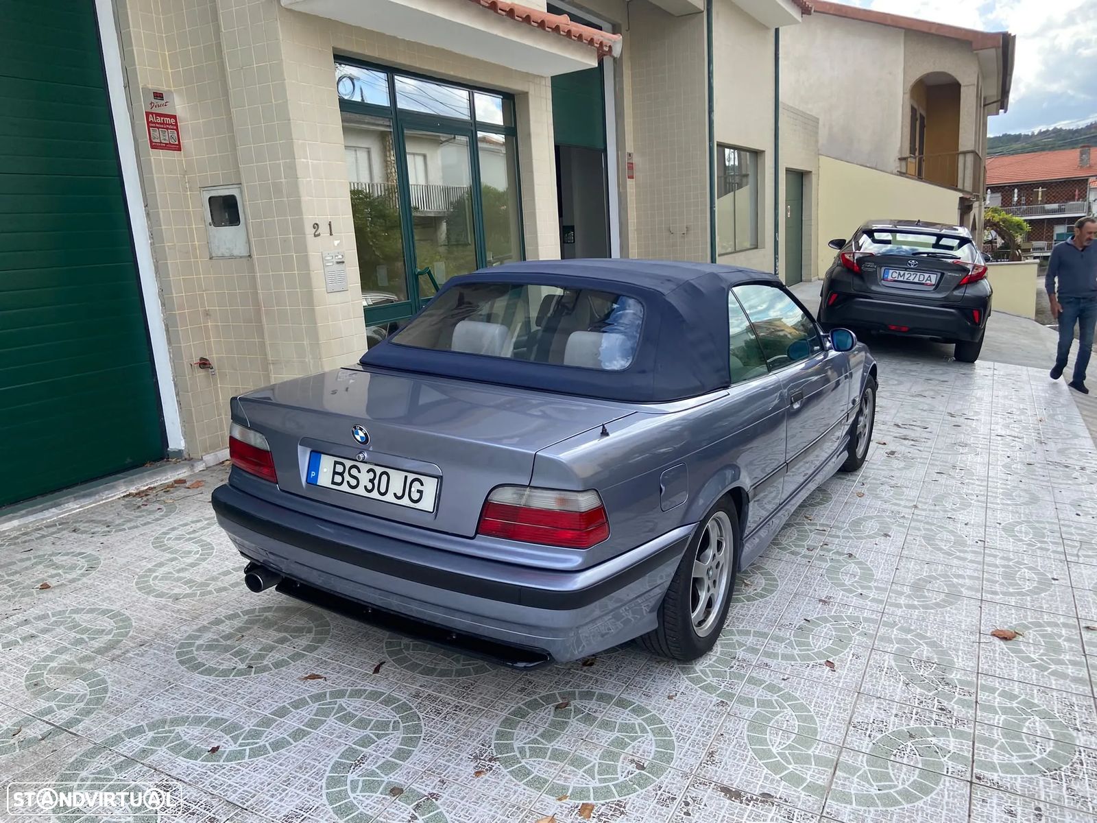 BMW 318 — foto 5 de 14
