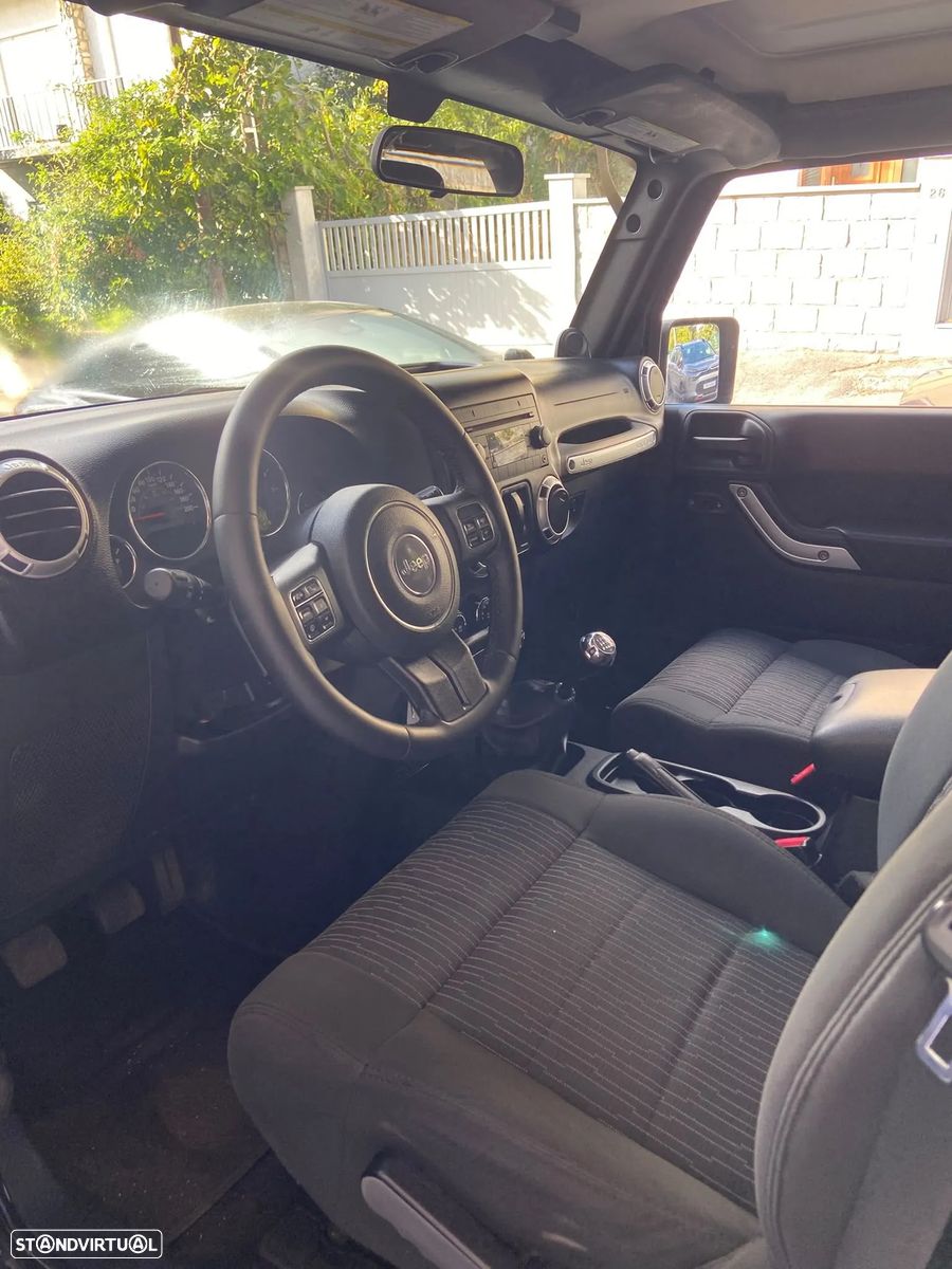 Jeep Wrangler — foto 10 de 12