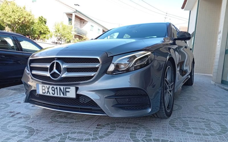 Mercedes-Benz E 220 d cinzento