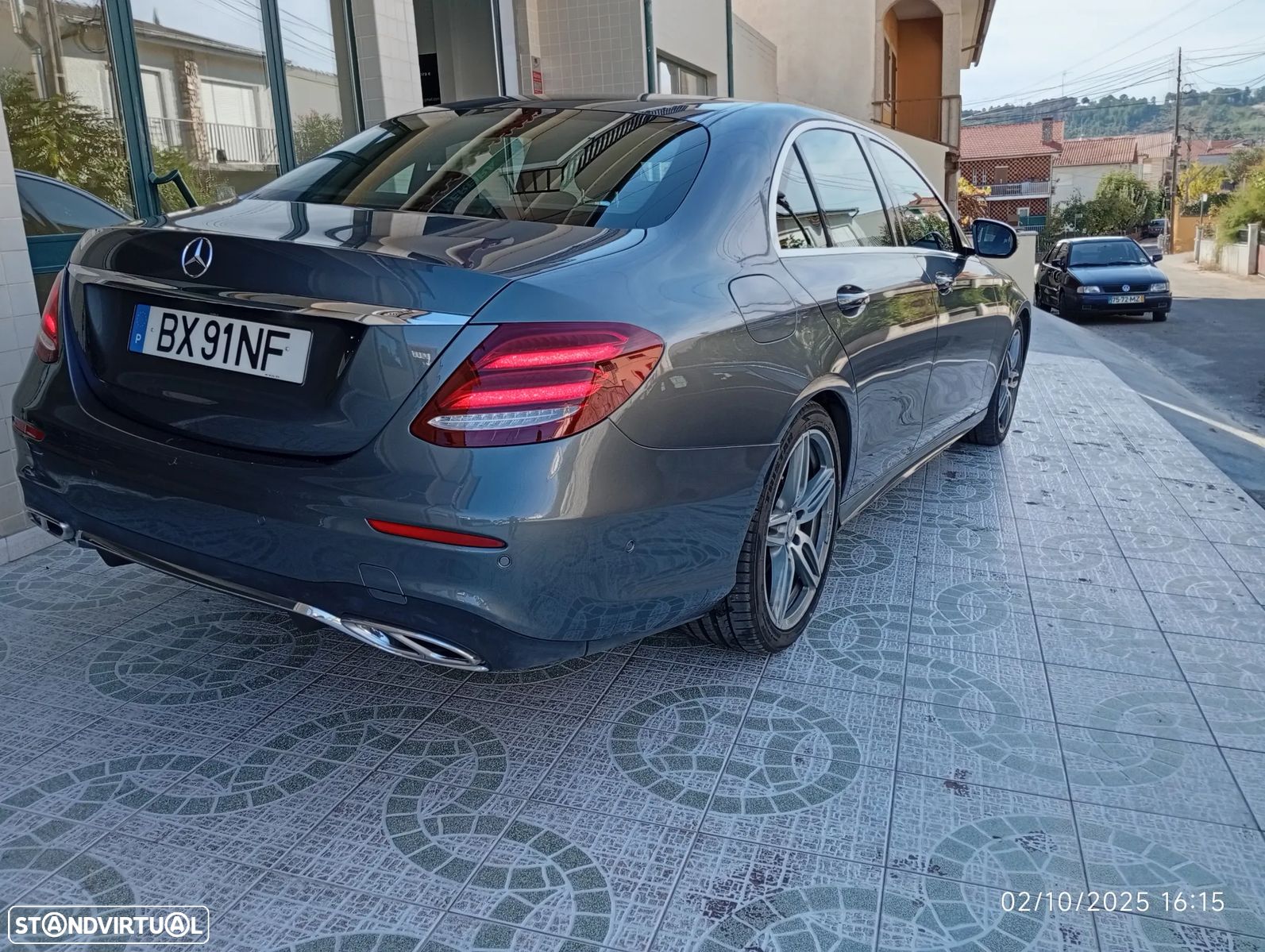 Mercedes-Benz E 220 d — foto 3 de 12